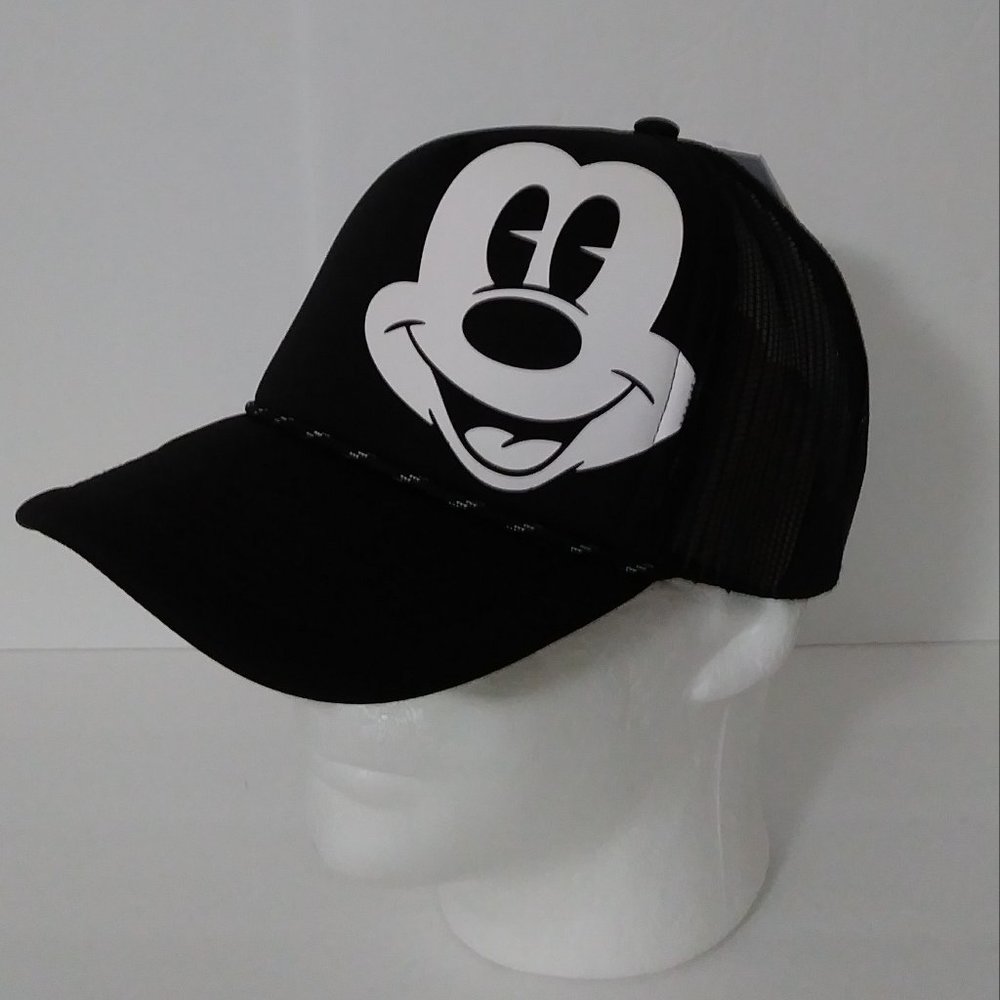 Disney Neff Black Mickey Mouse Hat